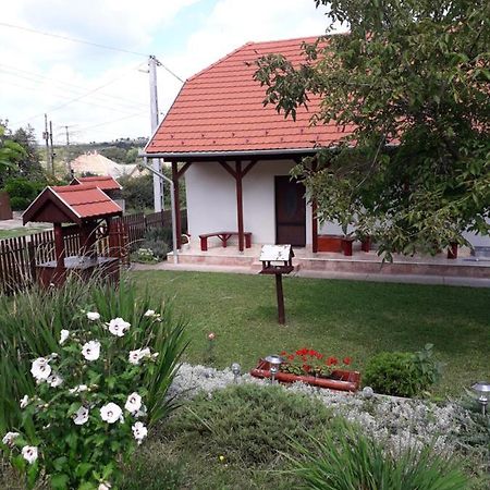 Mátyás Madár Vendégház Tard Esterno foto
