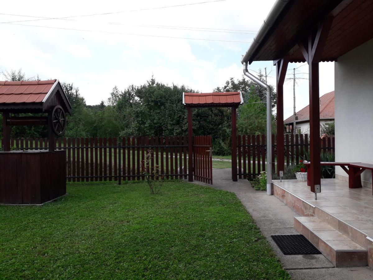 Mátyás Madár Vendégház Tard Esterno foto