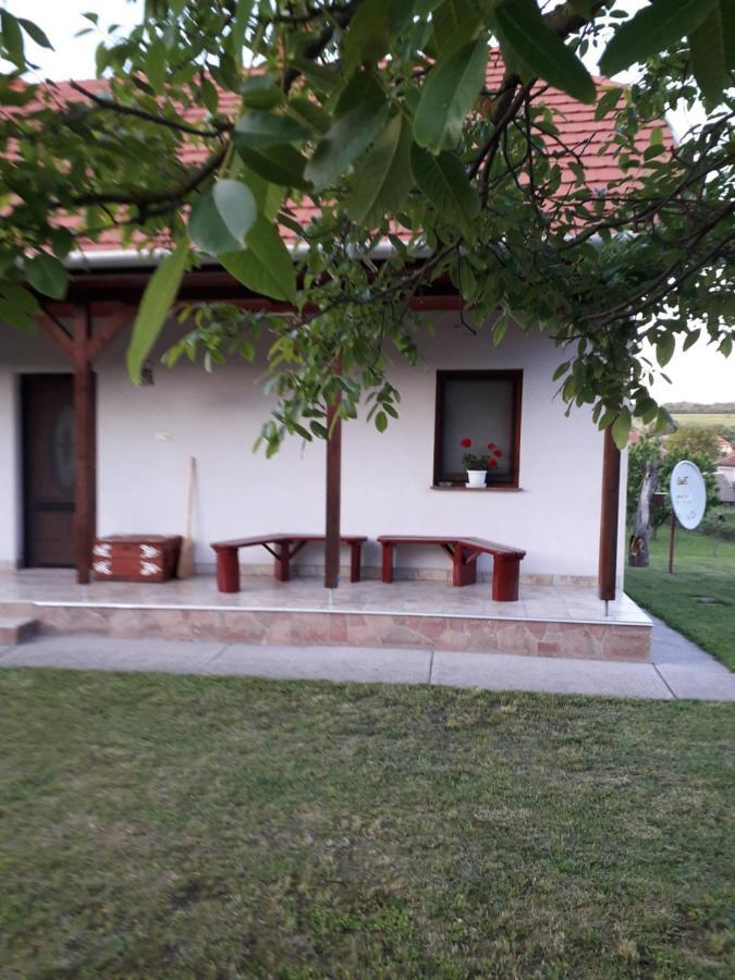 Mátyás Madár Vendégház Tard Esterno foto